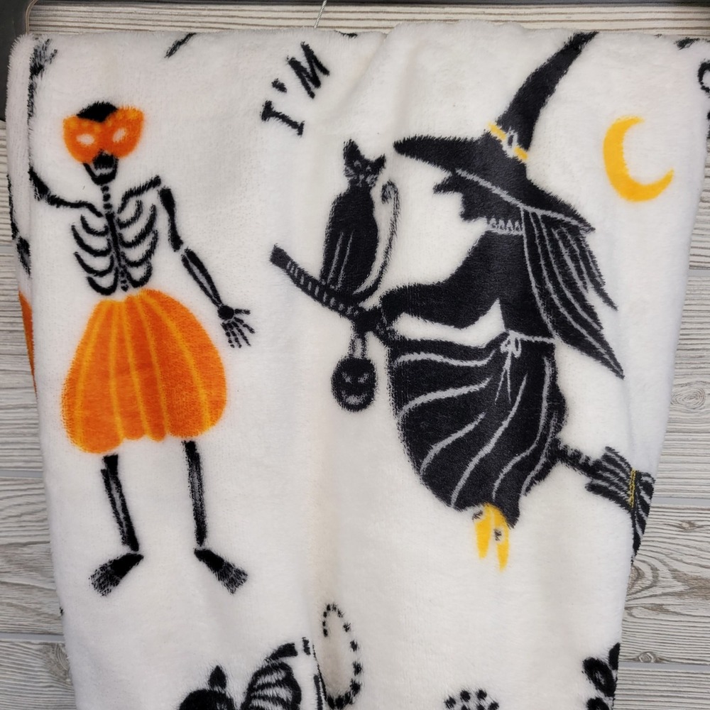 Halloween Skeleton Witch Cat Pumpkin Throw Blanket Soft Fleece 50x60 Celebrate - Picture 3 of 5